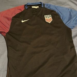 Nike USA soccer jersey